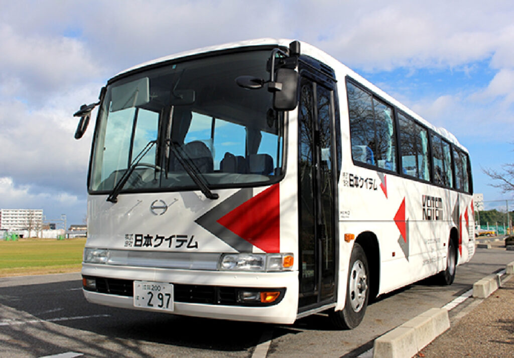 日本ケイテムの送迎バス